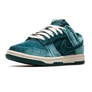 Nike Dunk **rare** velvet
